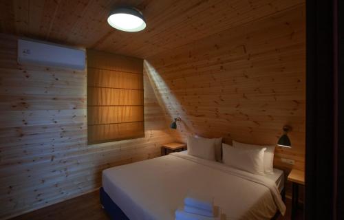 moretoni lake resort