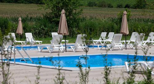 moretoni lake resort