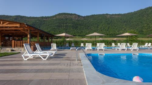 moretoni lake resort