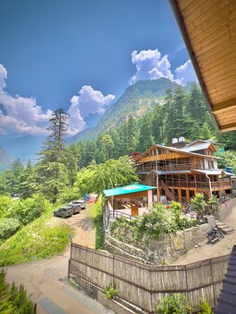 royal star kasol