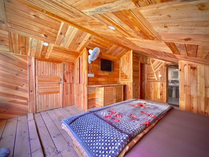 royal star kasol