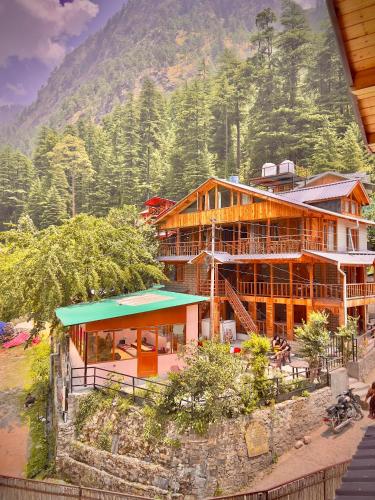 royal star kasol