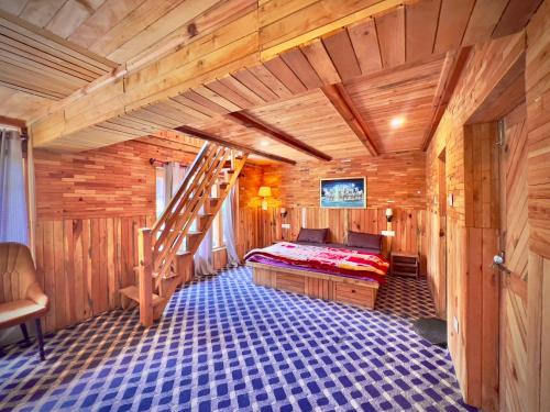 royal star kasol