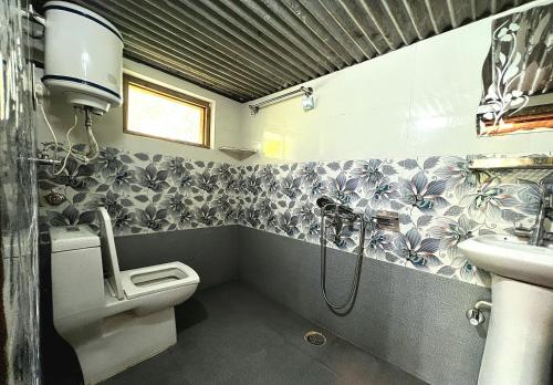 royal star kasol