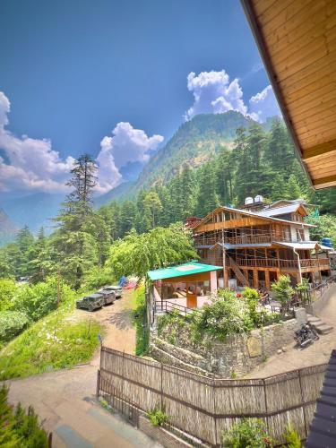 royal star kasol