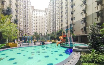 Spacious Cozy Living 3Br At Gateway Ahmad Yani Cicadas Apartment,,2 star