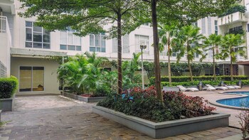 Comfy Studio Apartment At Bogor Icon,,2 star