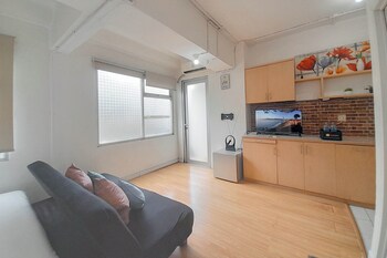 big studio with extra room at jarrdin cihampelas apartment