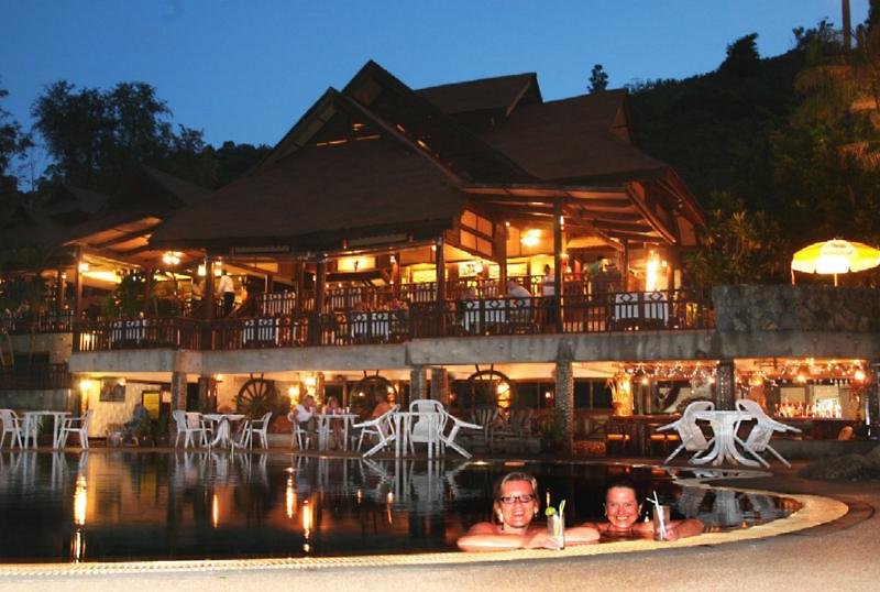 coral cliff beach resort samui