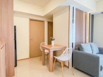 homey and modern 2br at meikarta apartment