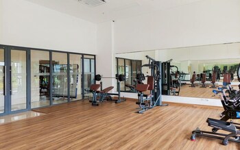 modern look and homey studio at apartment sky house bsd