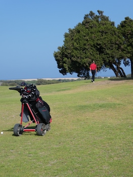 al bouhaira abyad art and golf