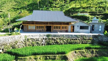 Bees Homestay Sapa & Trekking,,2 star