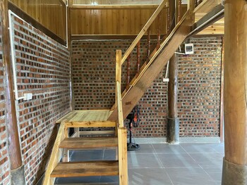 Bees Homestay Sapa & Trekking,,2 star