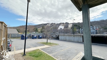 blue mtn 1 bedroom with mountain view
