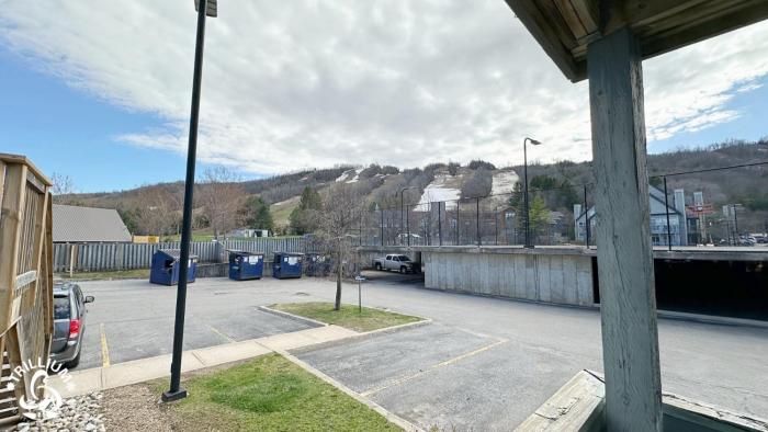 blue mtn 1 bedroom with mountain view