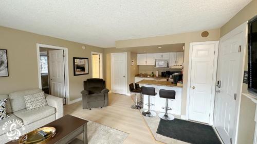 blue mtn 1 bedroom with mountain view