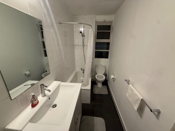 covent garden 1 bed apt sleeps 4 7 min to station