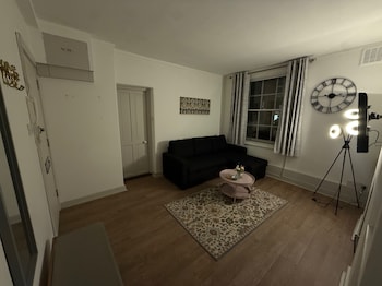 covent garden 1 bed apt sleeps 4 7 min to station