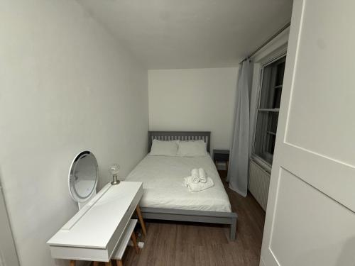 covent garden 1 bed apt sleeps 4 7 min to station