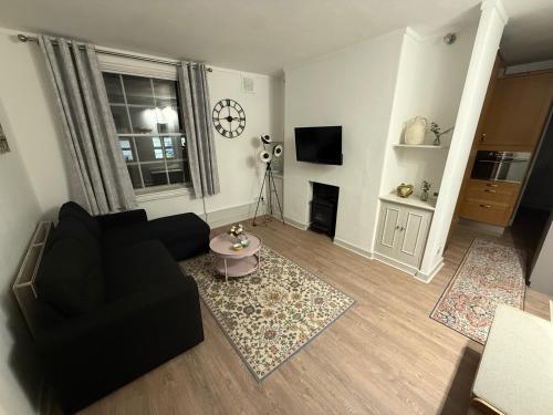 covent garden 1 bed apt sleeps 4 7 min to station