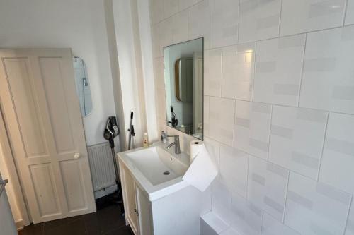 covent garden 1 bed apt sleeps 4 7 min to station