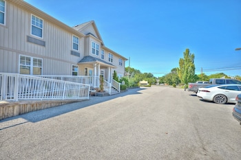 nine vines hotel