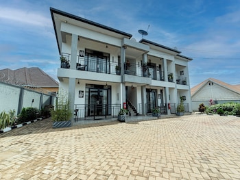 immaculate one bedroom apartment in kanombe kigali