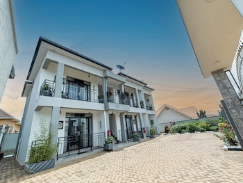 immaculate one bedroom apartment in kanombe kigali