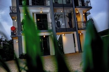 apartment sleeps 4 parking balcony