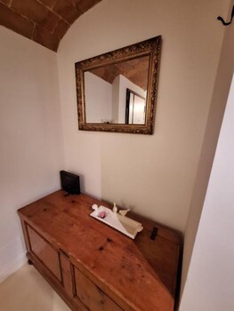 cozy and charming florentine hideaway