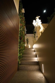 barneys club bandb