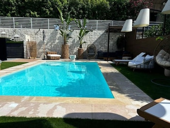 Barneys Club B&B,,3 star