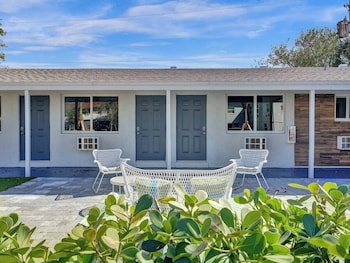pelican by stay hospitality