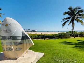 pelican by stay hospitality