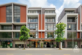 royal hotel vinhomes ocean park 3