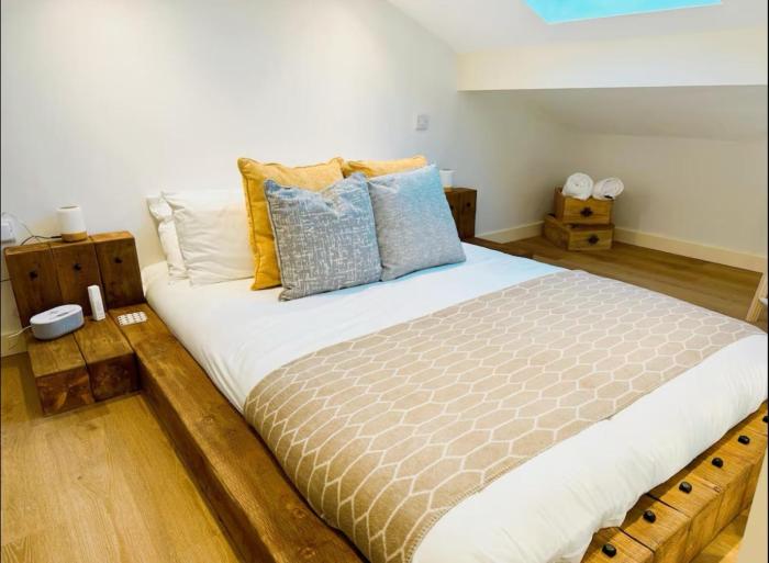 honey bee cottage tiny house welshpool