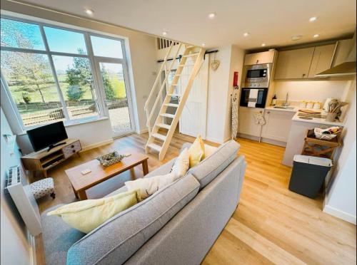 honey bee cottage tiny house welshpool