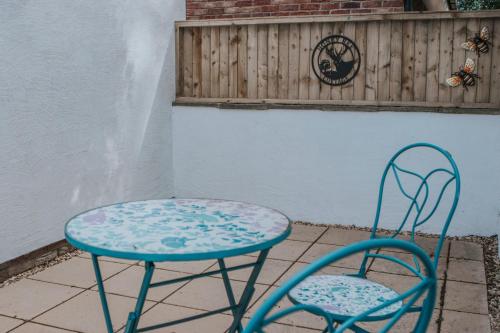 honey bee cottage tiny house welshpool