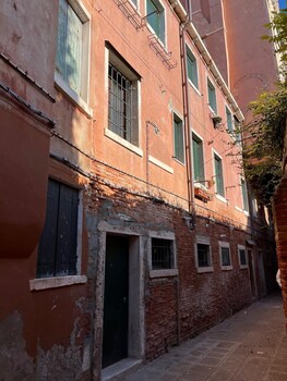 casa sulla laguna castello