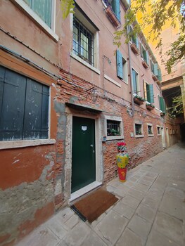 casa sulla laguna castello