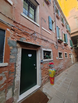 casa sulla laguna castello
