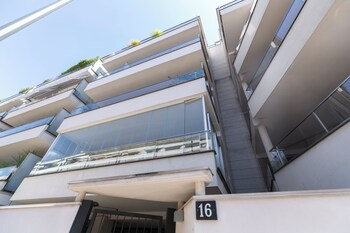 notami rolandi duplex with terrace