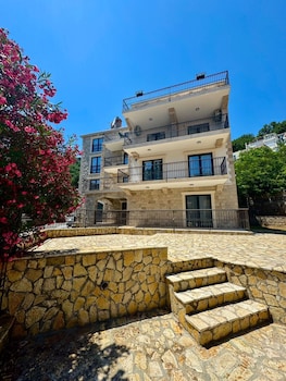 sunny bay apartments