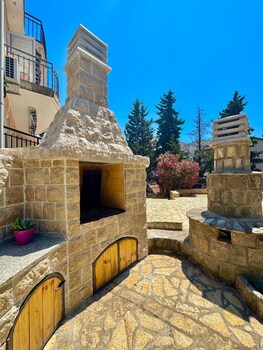 sunny bay apartments