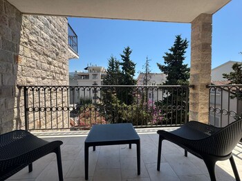sunny bay apartments