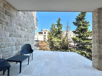 sunny bay apartments