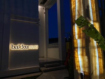 bakku house