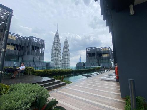 star luxury suites klcc