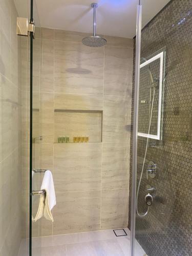 star luxury suites klcc